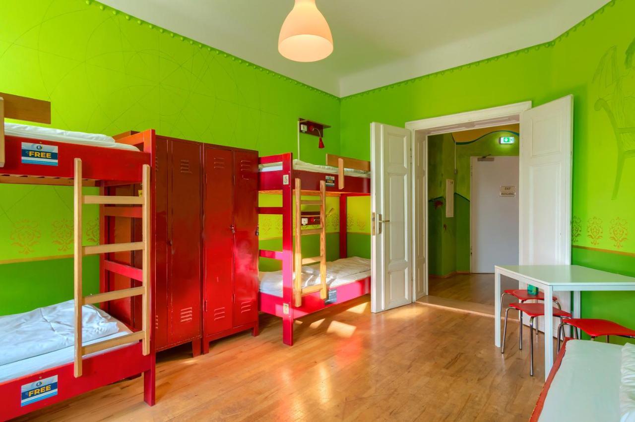 Mondpalast Hostel
