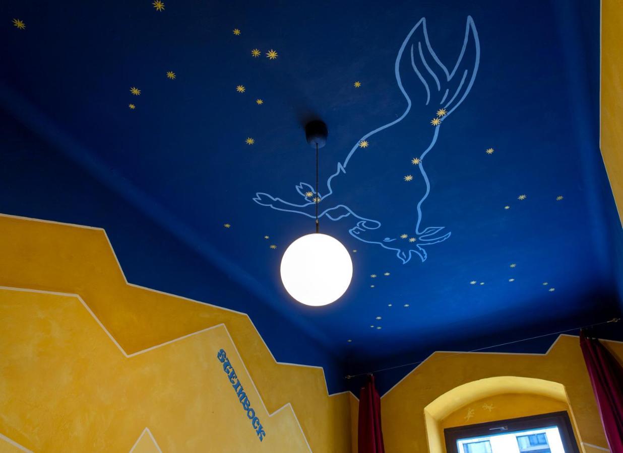 Hostel Mondpalast